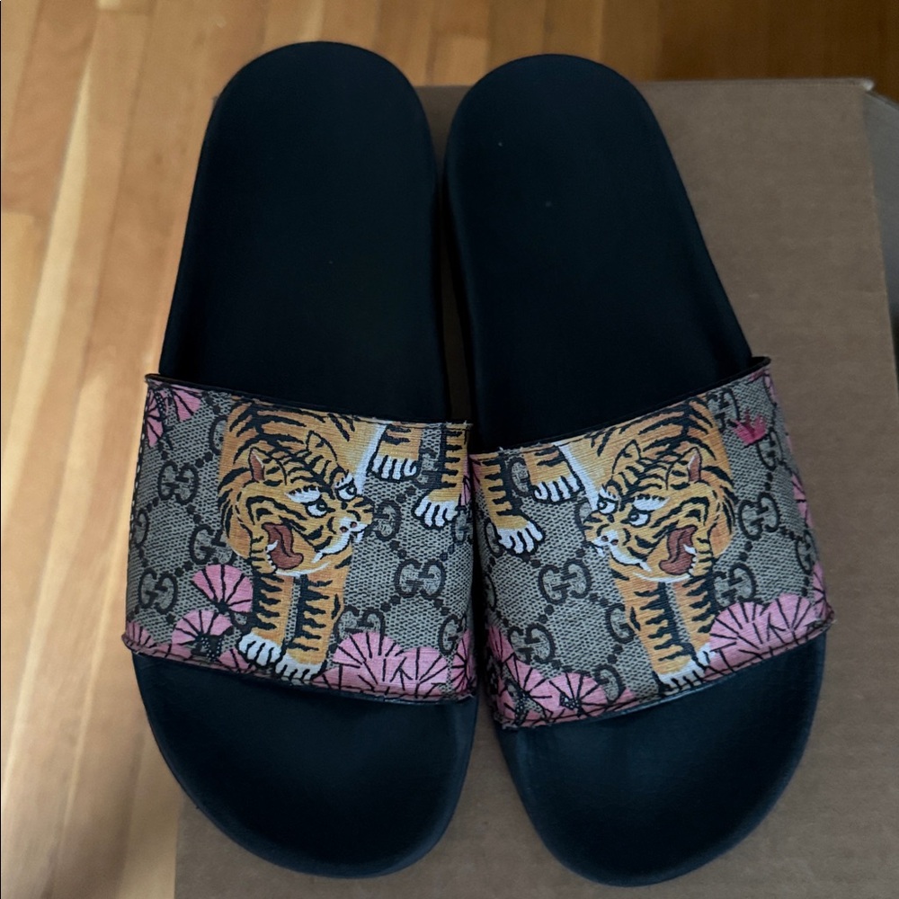 Gucci Bengal Tiger Sakura Slides - Picture 16 of 16